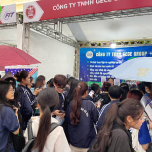 Gian hàng Gece Group đông kín sinh viên quan tâm Thực tập Mỹ J1