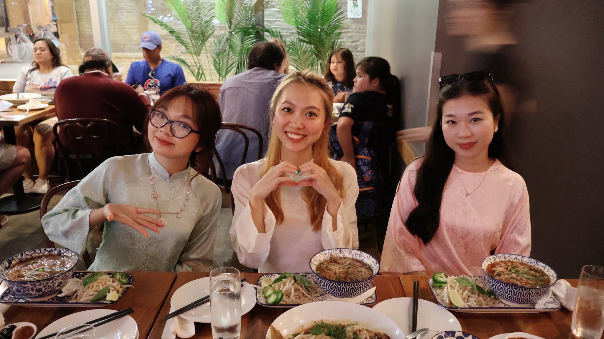 Một ngày đặc biệt của 3 cô gái Việt tại Chicago